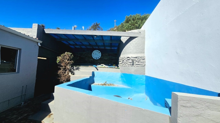 6 Bedroom Property for Sale in Malgas Western Cape